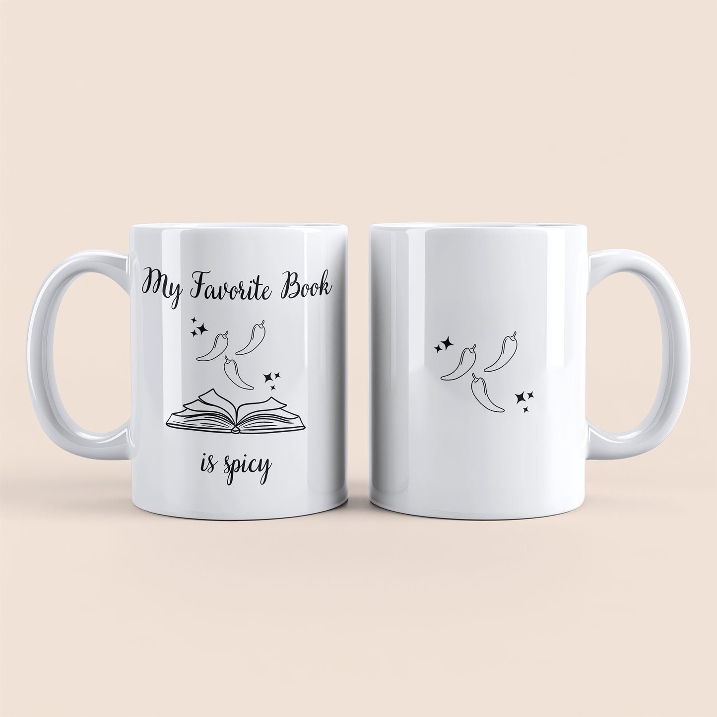 Mug blanc. Trois piments noirs à droite. Trois piments noirs, livre ouvert et texte "My favorite book is sipcy" à gauche.