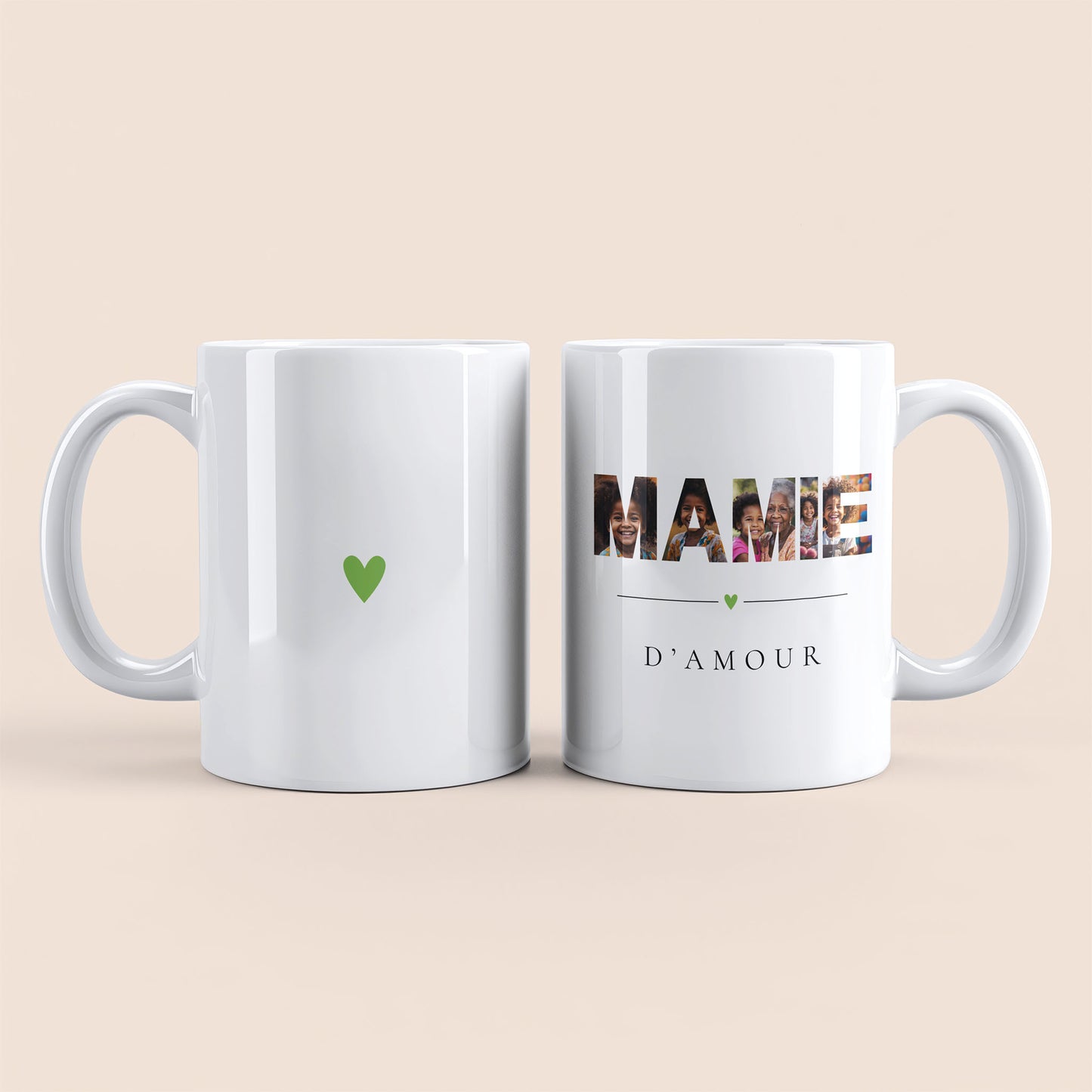 Mug blanc. Lettres "MAMIE" contenant des photos personnalisées et texte "D'amour" à droite. Cœur vert au centre à gauche.