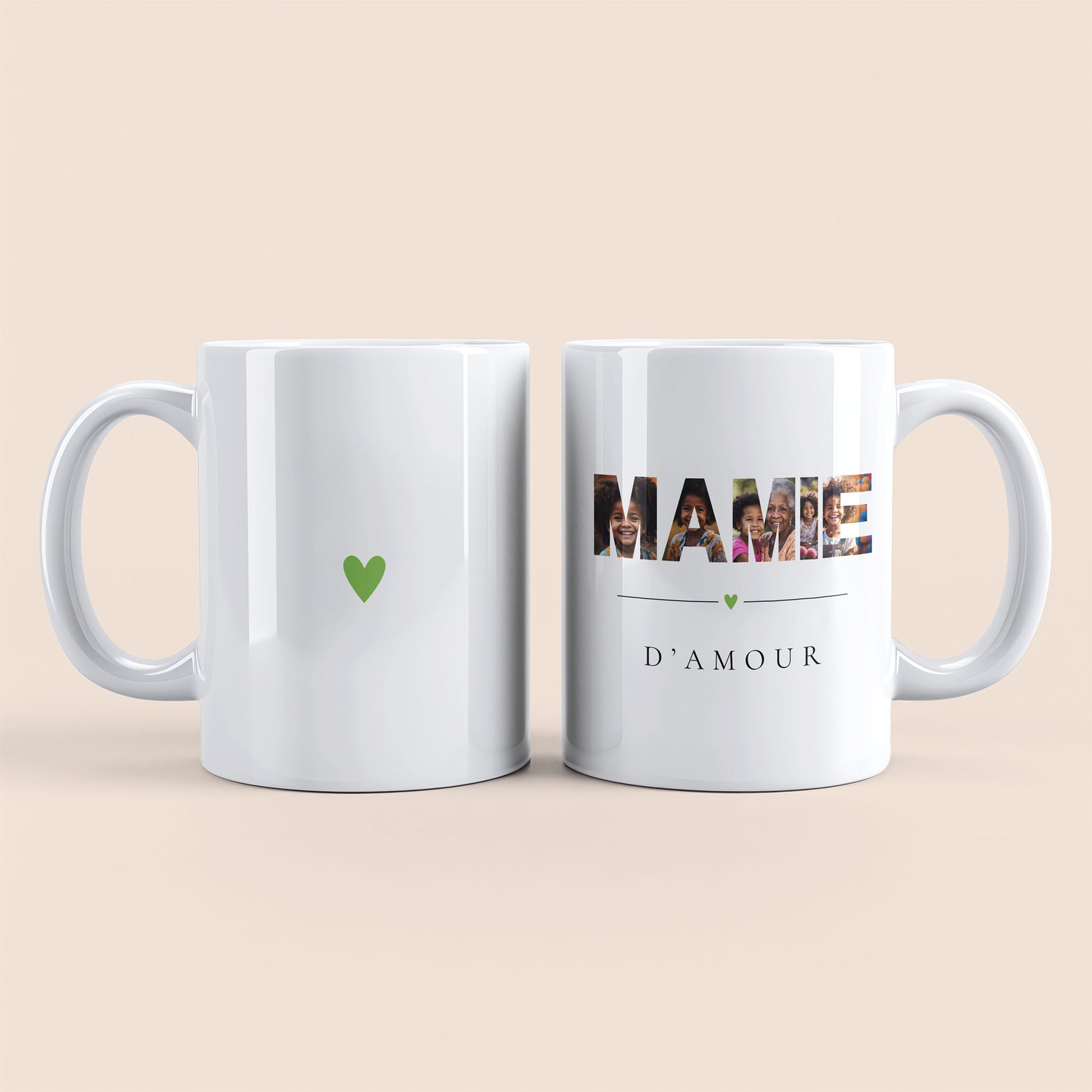 Mug blanc. Lettres "MAMIE" contenant des photos personnalisées et texte "D'amour" à droite. Cœur vert au centre à gauche.